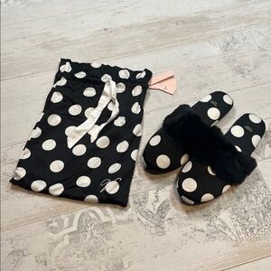 Victoria's Secret Black and White Polka Dot Slippers Size Medium